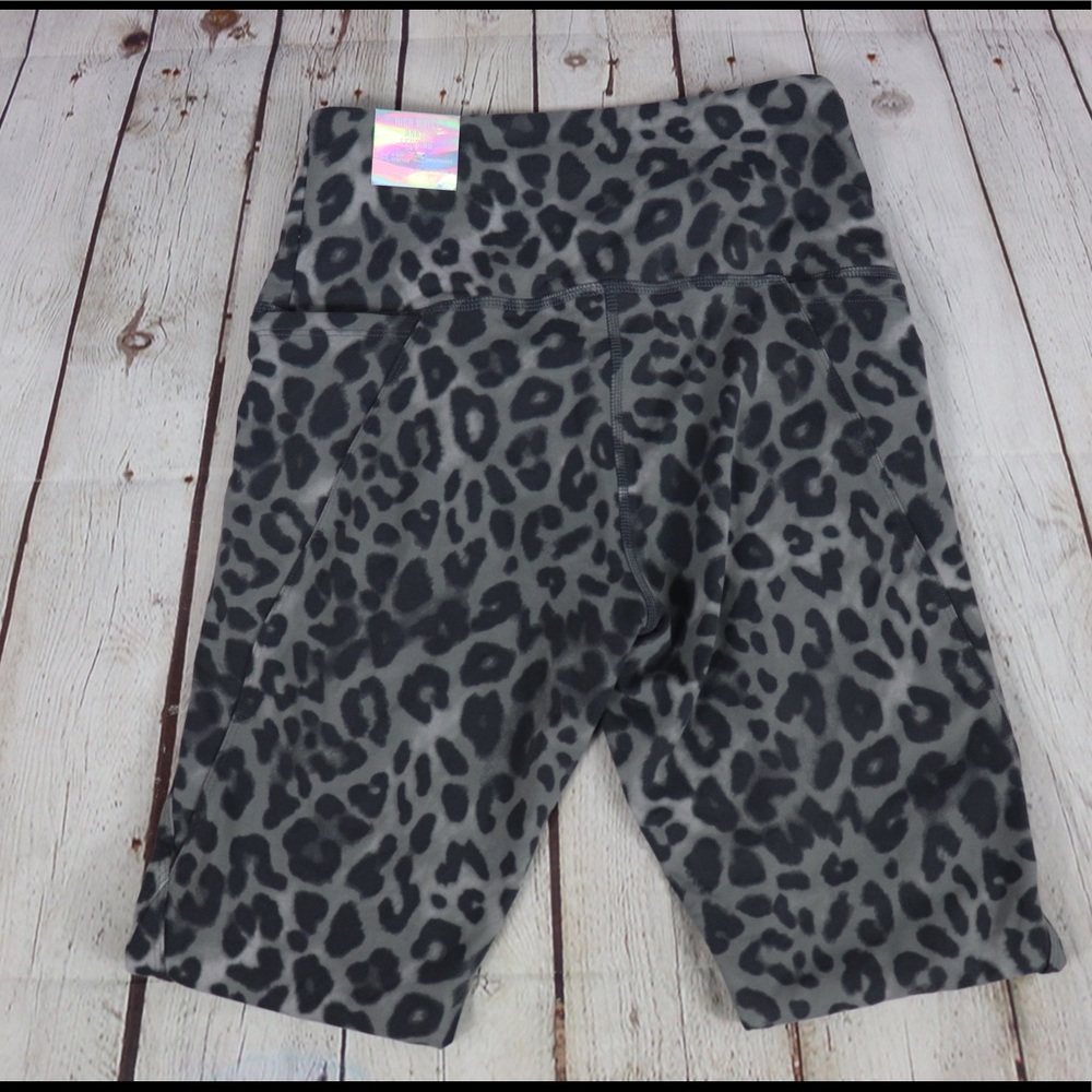VS PINK Leopard Ultimate Leggings Animal Print - Picture 6 of 7